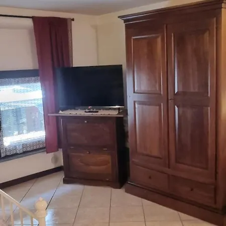 Monolocale In Via Pedonale * Сент-Винсент