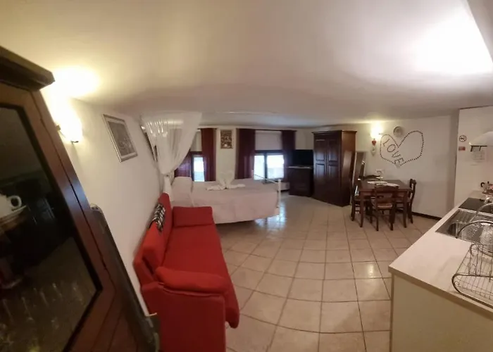 Monolocale In Via Pedonale Apartment *